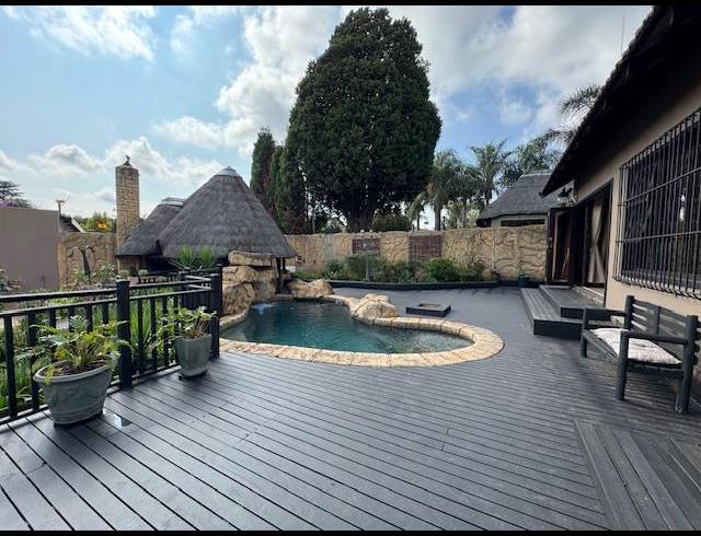 7 BEDROOM HOUSE FOR SALE IN GLEN MARAIS